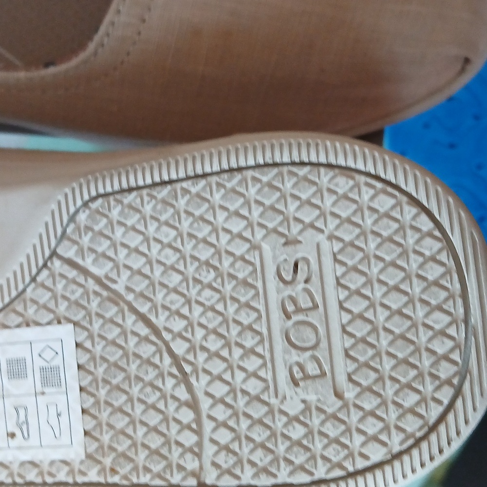 Bob's Skechers Air-cooled Arch Fit Size 8 1/2 - Picture 5 of 11